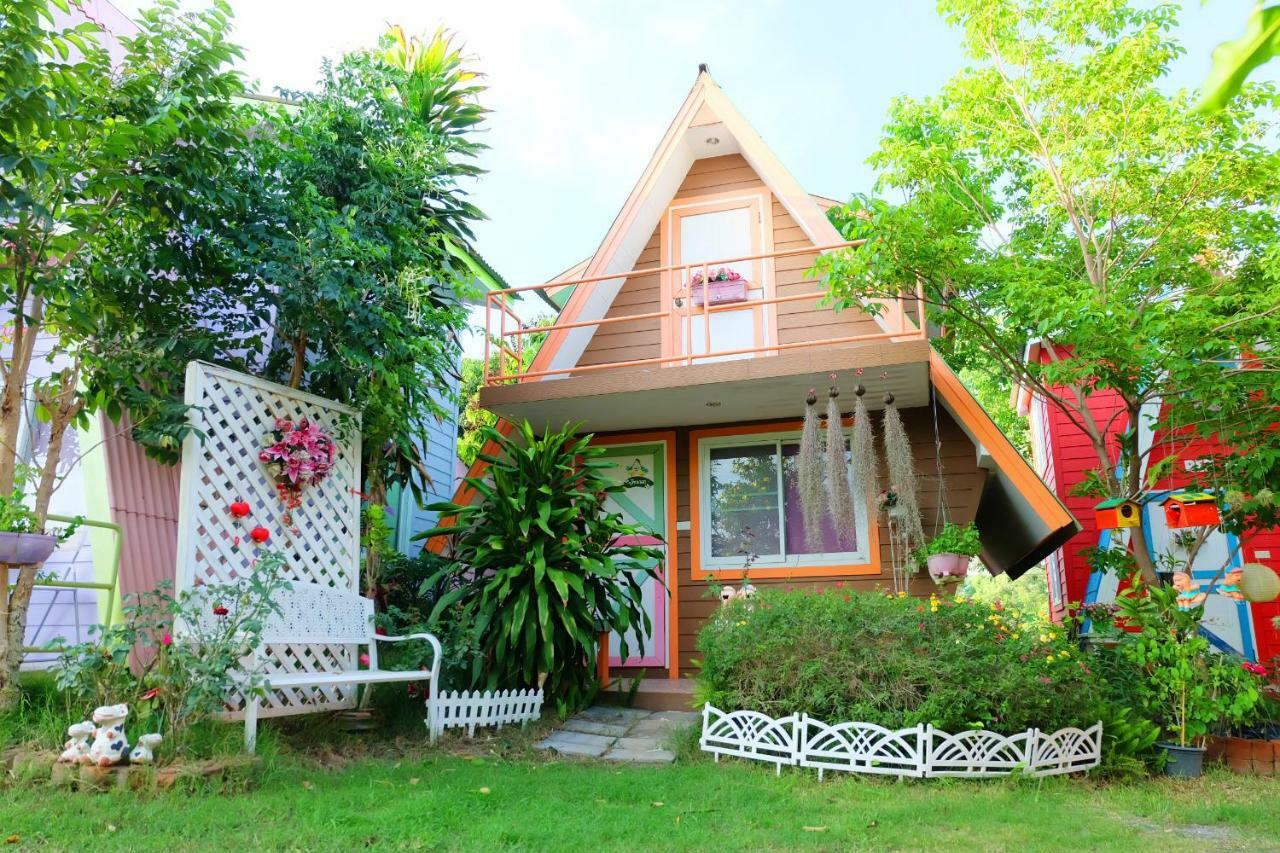 A Houses Homestay Nakhonratchasima Esterno foto
