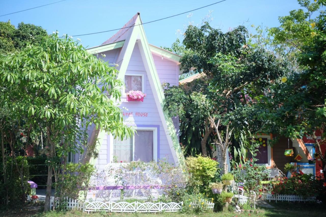 A Houses Homestay Nakhonratchasima Esterno foto